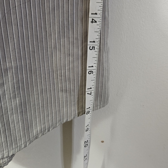 Mens dockers gray and white striped button down shirt! - Picture 4 of 4